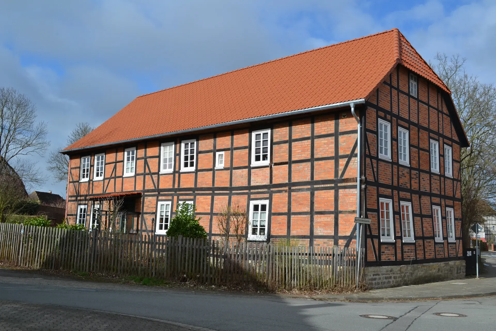 Stilgerechte Dachsanierung eines historischen Fachwerkhauses